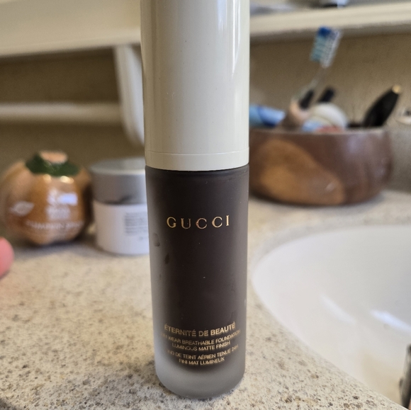 Gucci 580c foundation new